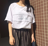 韩国chic设计感贴布补丁字母印花T恤 宽松大码卷边开叉半袖Tee女