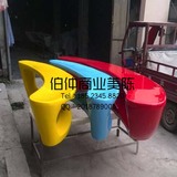 重庆玻璃钢家具厂家热销商场异形休息坐凳树脂弧形长条凳月亮台椅