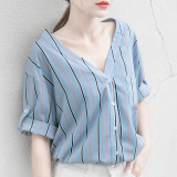 夏季韩版新款女学生时尚简约V领宽松休闲短袖雪纺蓝色竖条纹衬衫
