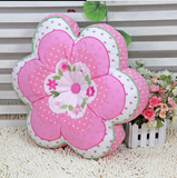 韩版可爱花朵形靠垫棉布艺抱枕含芯可爱抱枕靠枕腰垫坐垫粉色绣花