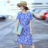 纽约型女柔韧垂坠真丝不规则褶皱优雅蓝色碎花系带连衣裙D607015