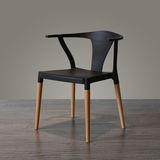特价北欧丹麦设计师款单人扶手塑料实木创意小户型餐厅咖啡厅餐椅