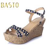 BASTO/百思图夏季专柜同款花布坡跟高跟鞋女凉鞋女鞋TBZ22BL5