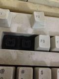 剪线老式机械键盘 樱桃轴 黑轴 成色一般 键帽齐全 好坏不包