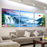 现代客厅装饰画沙发背景墙壁画三联山水风景画水晶无框画流水生财