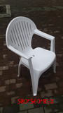 白色靠背扶手塑料椅子，加厚休闲椅，沙滩桌椅大排挡,户外桌椅