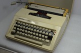 韩国产marathon2000米色老式英文打字机 手动机械打字机 正常使用