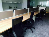 香港美时屏风工位桌 二手办公桌开放式工位 钢木结合职员电脑桌