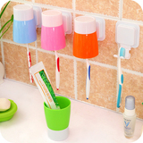 粪球球  创意浴室强力粘贴式壁挂组合牙刷架套装带漱口杯 刷牙杯