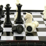 象棋跳棋五子棋飞行棋磁性儿童玩具批发5mini迷你便携式中国国际