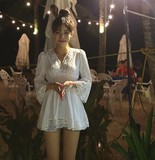 韩国旅游甜美风仙女镂空花朵V领收腰喇叭袖显瘦连衣裙衬衫上衣女