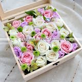 济南预定19朵粉白玫瑰桔梗盒装 同城速递情人母亲节生日礼物鲜花