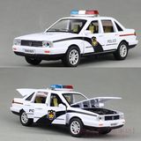 1:32桑坦纳公安警车模型 老普桑合金汽车模型 六开门声光回力玩具