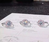HWHQ情人节礼物925纯银镀18K金镶嵌高碳钻二克拉莹彩粉钻戒指钻戒
