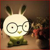 超萌眼镜兔子台灯儿童卧室可爱小夜灯居家喂奶灯创意小兔子台灯