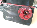 L'OREAL\欧莱雅 专柜赠礼 黑色花朵沙丁 化妆包手拿包收纳包