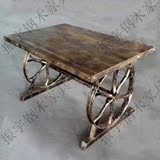 主题餐厅桌椅组合咖啡厅桌椅复古铁艺车轮西餐厅桌椅个性酒吧餐桌