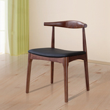 北欧餐椅 时尚牛角椅简约全实木组合皮椅 背椅小户型宜家创意椅子