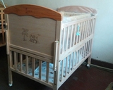特价  实木婴儿床新西兰进口原木环保婴儿床实木童床 独立摇篮