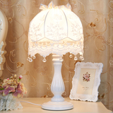 欧式台灯卧室床头灯韩式公主蕾丝布艺创意婚庆田园温馨生日礼物