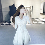 2016夏季新款韩国代购镂空白色超仙修身V领收腰中长款蕾丝连衣裙