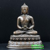 尼泊尔工艺紫铜阿弥陀佛佛像，高7厘米、底座宽6厘米。做工精湛！