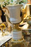 欧式复古奢华白色做旧陶瓷镶铜配铜双耳花器装饰花瓶酒店会所摆件