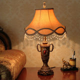 久三 欧式台灯 卧室客厅床头灯 田园创意 复古树脂简约结婚礼物灯