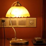 冠雅LED护眼床头台灯学习工作书桌欧式复古卧室铜台灯玻璃罩暖黄?