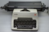 极少有外语机械打字机 老打字机 古董打字机 OLYMPIA P0015