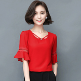 2016年韩版圆领蕾丝拼接镂空短袖修身显瘦雪纺衫女大红色上衣