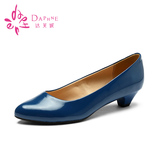 Daphne/达芙妮正品女鞋 浅口漆皮低跟OL风纯色套脚低跟单鞋女特价