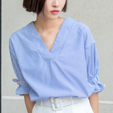 新款韩版性感V领宽松大码 显瘦套头衬衣女式中袖竖条纹露背短款