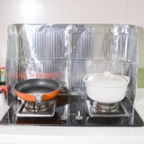 日本创意隔油挡板煤气灶台挡油板隔热防油溅铝箔挡板厨房贴布