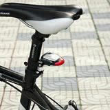 太阳能尾灯自行车尾灯警示灯骑行闪光尾灯山地自行车骑行装备