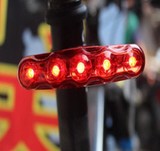 自行车长条尾灯 山地车红色警示灯 联排闪烁尾灯5LED单车装备尾灯