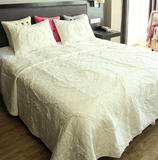韩式风格全棉奶白色盘花手工绗缝被三件套加大水洗双人空调被床盖