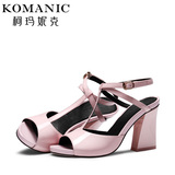 柯玛妮克/Komanic 2015夏新款鱼嘴漆皮女鞋 粗高跟职业凉鞋K52610