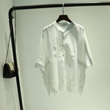夏新韩国设计师款个性宽松蝙蝠袖刺绣立领下摆钩花白衬衣棉麻衫女