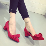 大红色婚鞋优雅蝴蝶结尖头时尚粗跟中跟女鞋 绒面浅口秋款单鞋