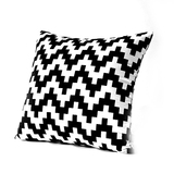高档黑白撞色几何图案抱枕 汽车沙发靠垫简约布艺靠枕床上靠包45
