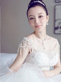2016最新款李小璐明星同款韩版一字肩珍珠新娘齐地拖尾婚纱