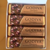 比利时进口歌帝梵Godiva榛子果仁夹心牛奶巧克力条现货