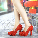 新款水晶鞋婚鞋新娘鞋珍珠镶水钻蕾丝手工女鞋结婚红色高跟防水台