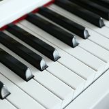 热卖日本二手中古钢琴卡瓦伊KAWAI KU-2 立式家用专业演奏 联保白