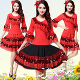 春夏季广场舞服装新款套装大红修身中老年舞蹈演出服流苏亮片套装