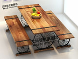 新款实木咖啡厅桌椅组合长方形户外休闲桌椅车轮创意复古铁艺餐桌