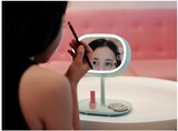 创意LED化妆镜台灯 高清台式梳妆镜随身镜便携公主镜带灯折叠镜子