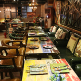 主题咖啡厅西餐厅酒吧沙发桌椅组合 复古实木甜品餐饮店双人卡座