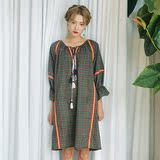 韩国stylenanda名族风配色格纹流苏穗系带七分灯笼袖娃娃连衣裙